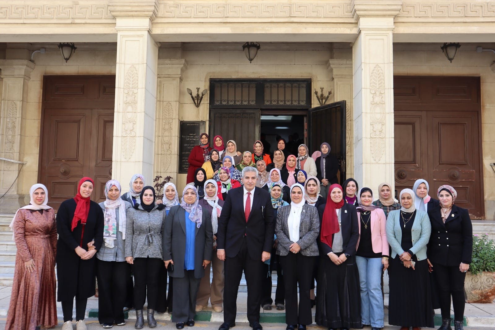 أمين عام المجلس الأعلى للجامعات يشهد احتفال أمانة المجلس بيوم المراة المصرية وعيد الأم
