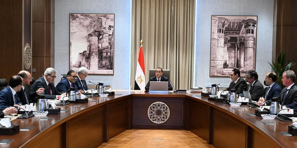 رئيس الوزراء يلتقى وفد جامعة أكسفورد بحضور وزير التعليم العالي والبحث العلمي، وأمين عام المجلس الأعلى للجامعات