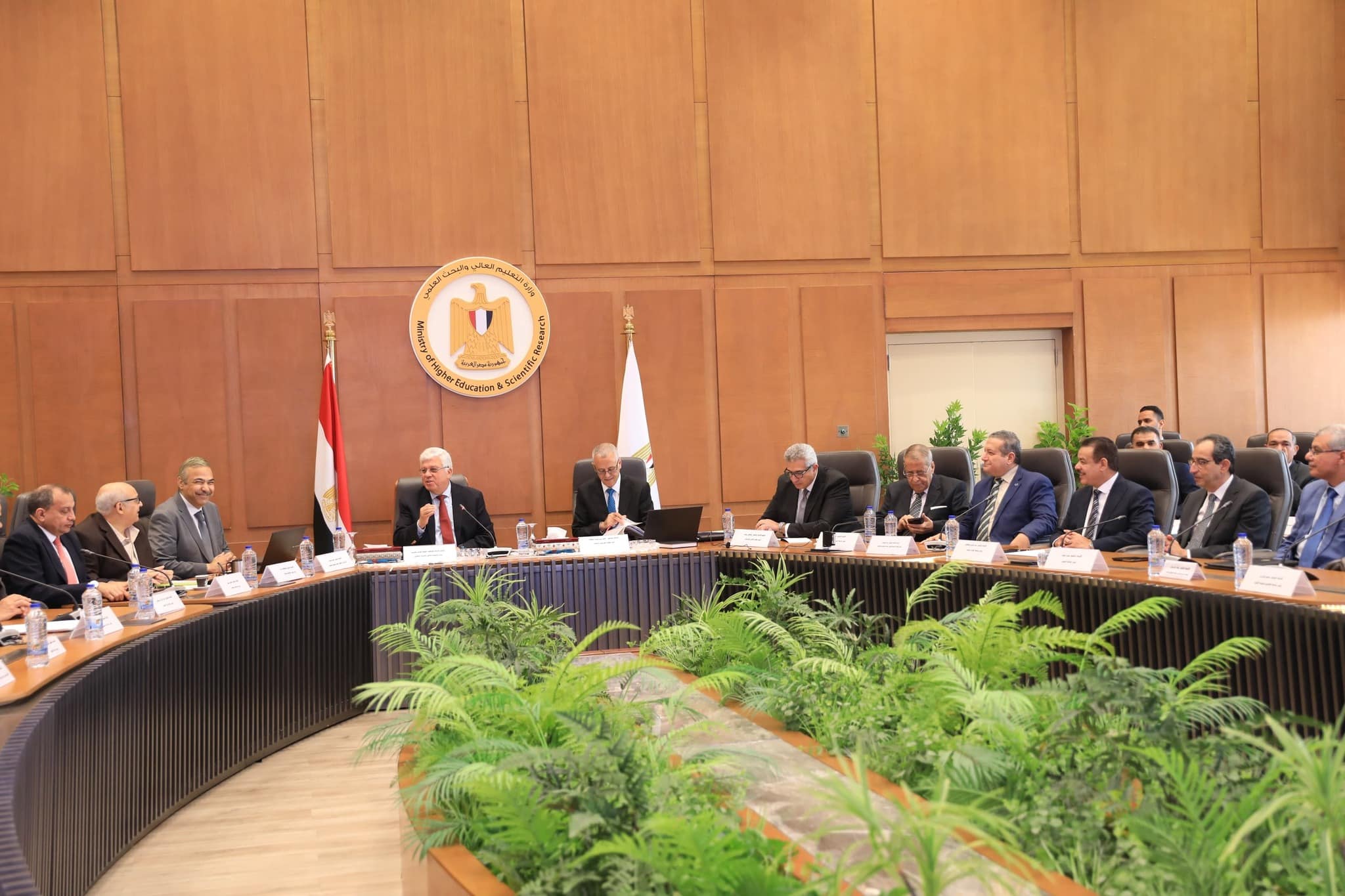 وزير التعليم العالي يترأس اجتماع مجلس الجامعات الأهلية بمقر الوزارة بالعاصمة الإدارية بحضور أمين عام المجلس الأعلى للجامعات