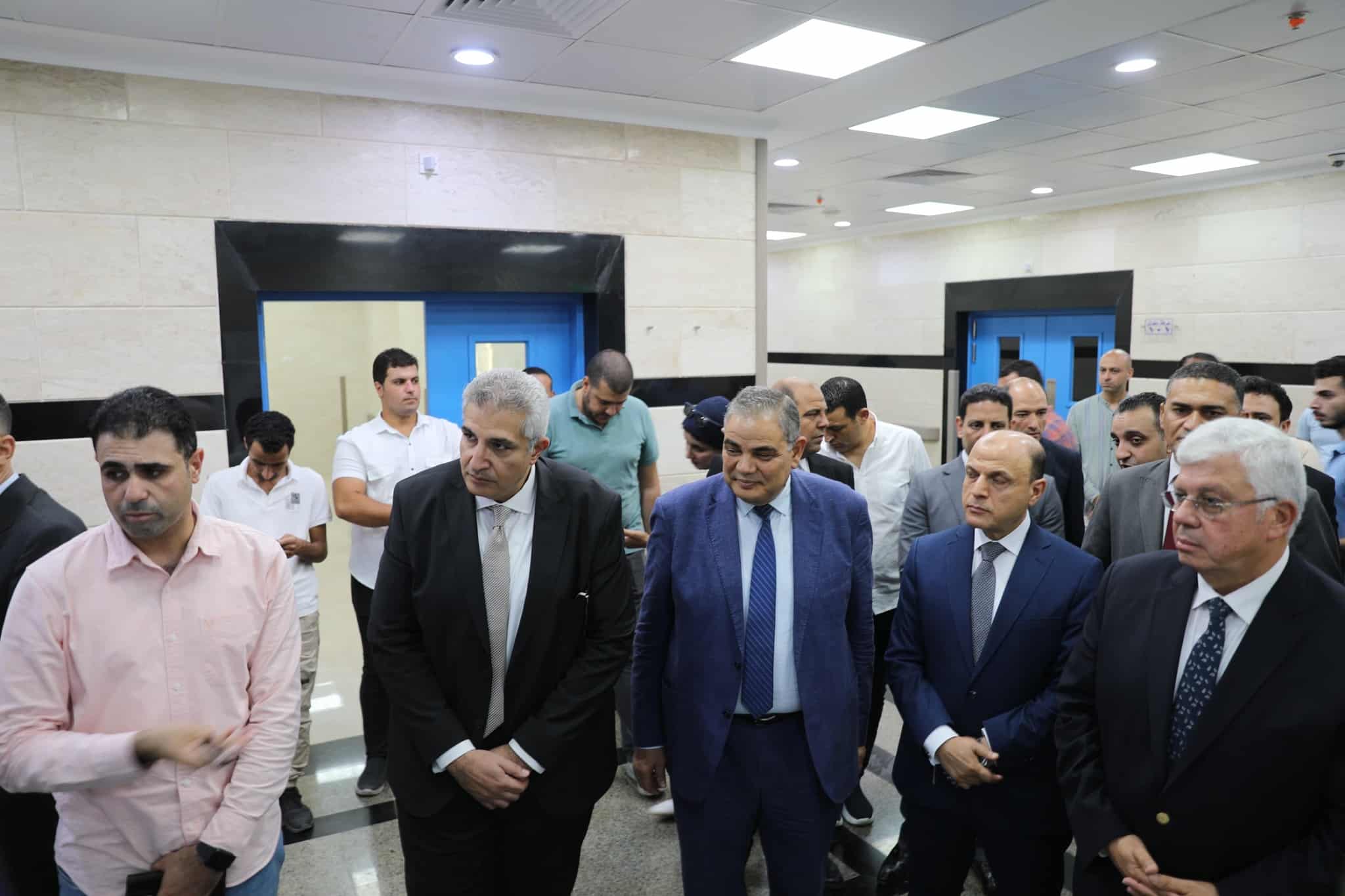 وزير التعليم العالي ومحافظ كفر الشيخ ورئيس الجامعة بحضور أمين عام المجلس الأعلى للجامعات يفتتحون ويتفقدون عددًا من المشروعات التعليمية والصحية بجامعة كفر الشيخ بتكلفة 4 مليار و300 مليون جنيه
