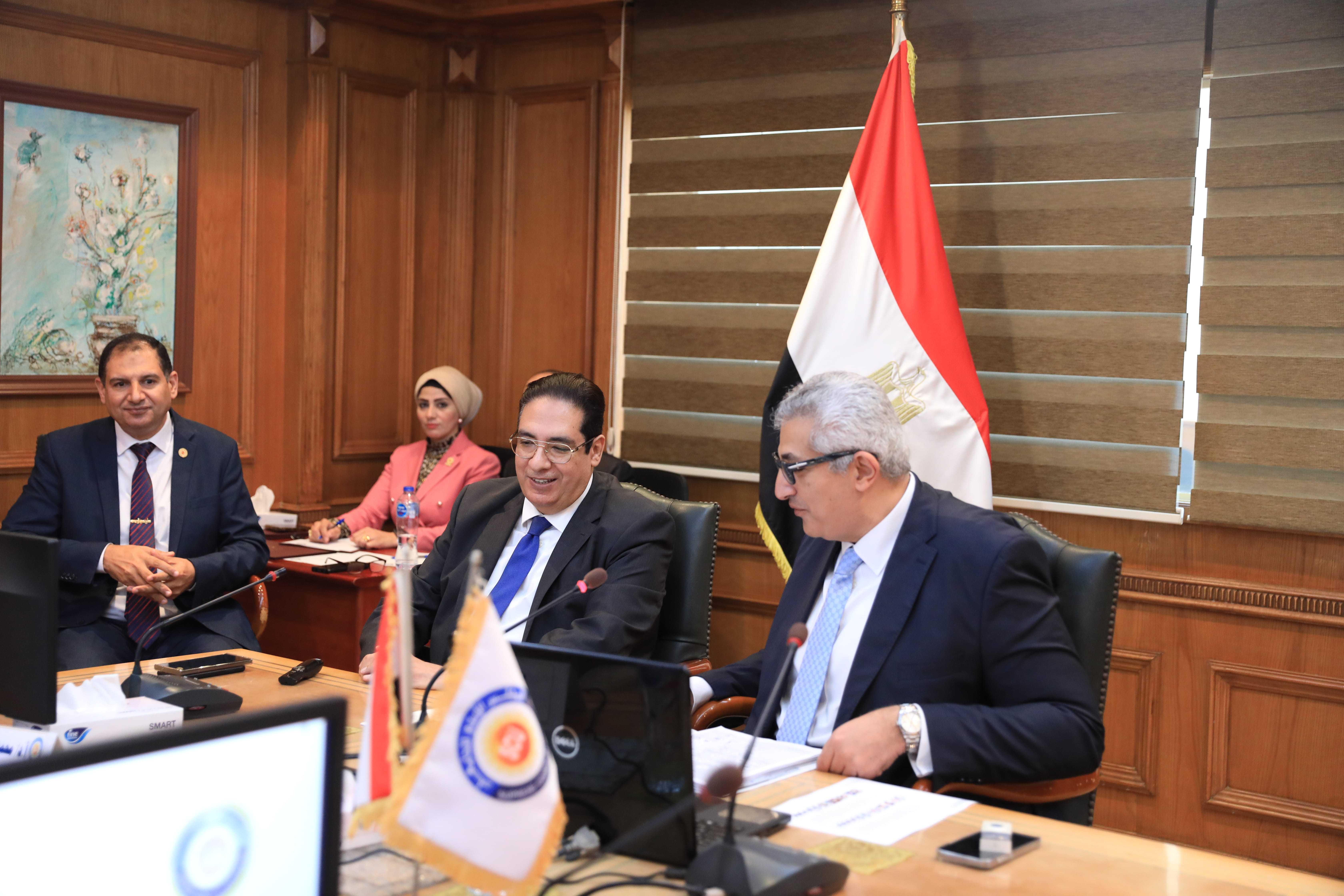 أمين عام المجلس الأعلى للجامعات يترأس اجتماع المجلس الأعلى لشئون خدمة المجتمع وتنمية البيئة الدوري بمقر أمانة المجلس