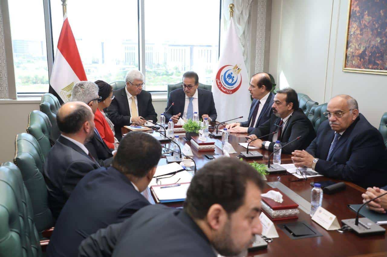 وزيرا الصحة والسكان والتعليم العالي والبحث العلمي يعقدان الاجتماع الأول للجنة التنسيقية الدائمة لتوحيد وتنسيق الرؤى بين المستشفيات التابعة للوزارتين بحضور أمين المجلس الأعلى للجامعات