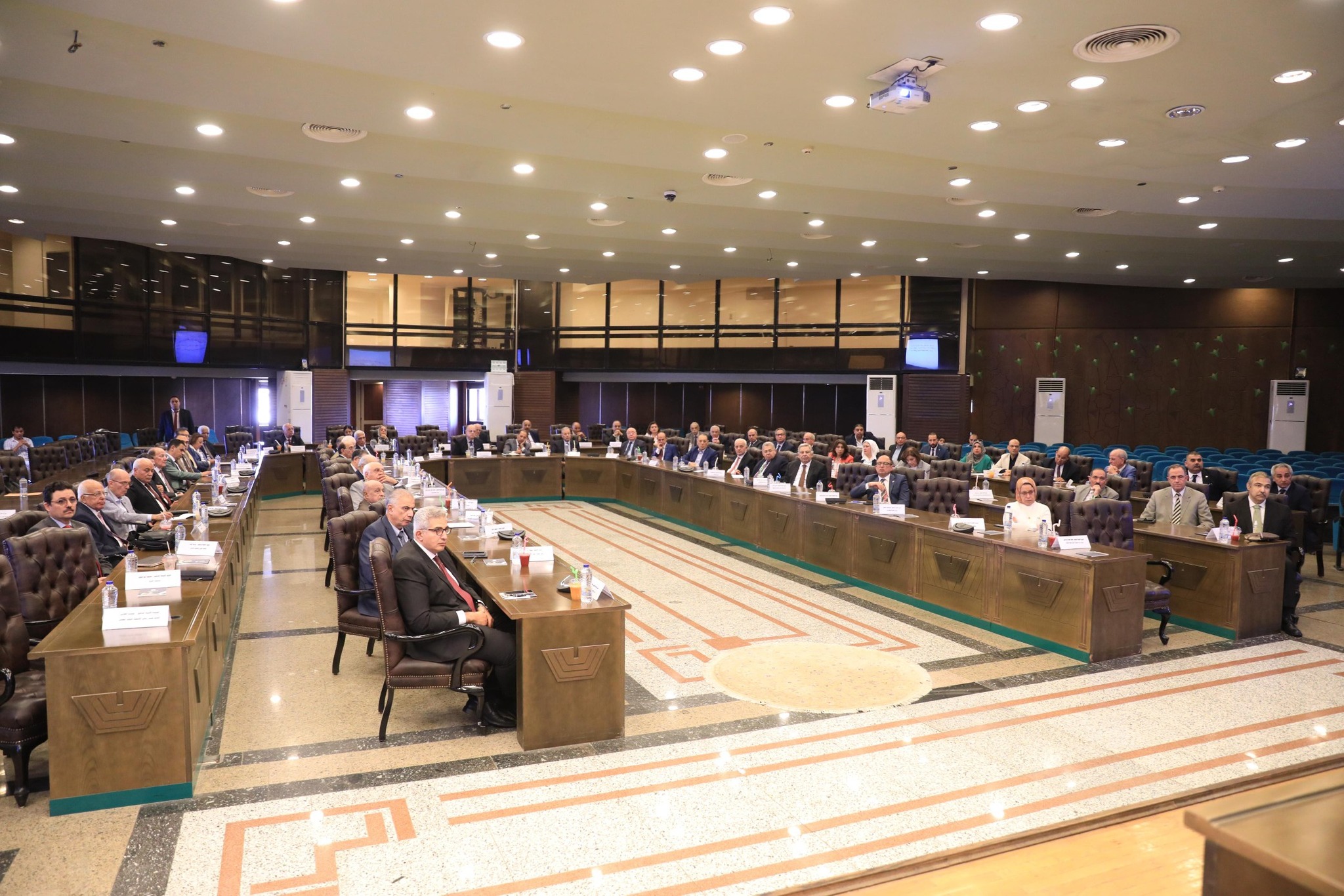 وزير التعليم العالي يترأس اجتماع مجلس الجامعات الخاصة بجامعة القاهرة بحضور أمين المجلس الأعلى للجامعات