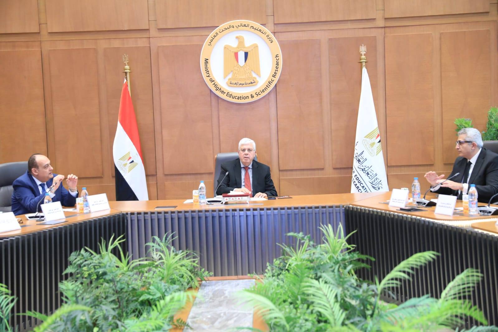 وزير التعليم العالي يترأس اجتماع اللجنة التنفيذية للبعثات بحضور أمين المجلس الأعلى للجامعات