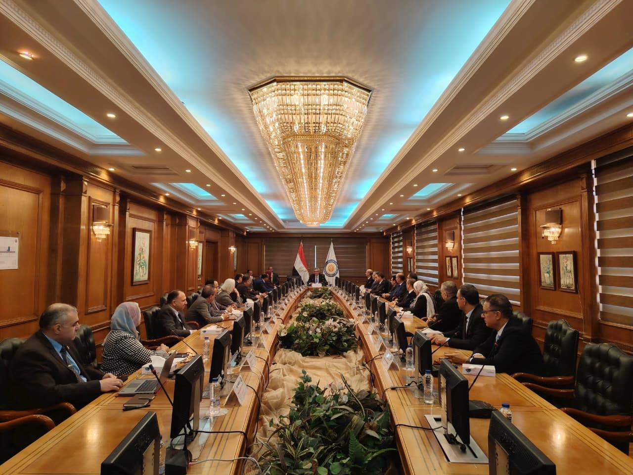 أمين المجلس الأعلى للجامعات يترأس اجتماع المجلس الأعلى لشئون الدراسات العليا والبحوث بمقر أمانة المجلس