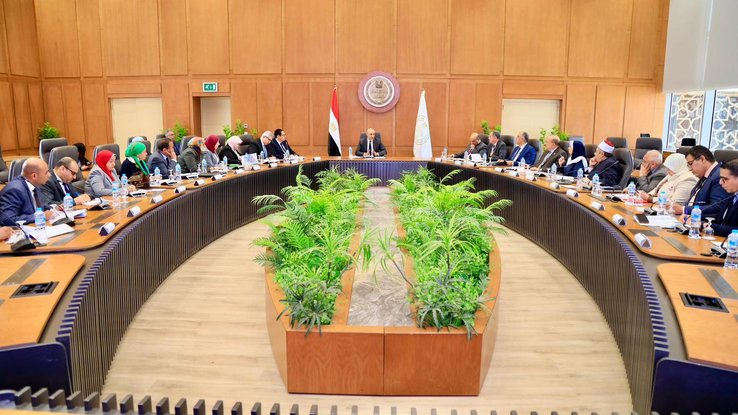 وزير التربية والتعليم يترأس اجتماع المجلس الأعلى للتعليم قبل الجامعي لمتابعة تنفيذ خطط تطوير التعليم بحضور أمين المجلس الأعلى للجامعات