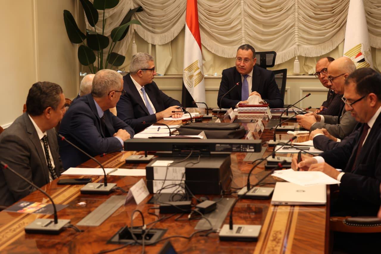 وزير التعليم العالي يترأس اجتماعًا طارئًا للمجلس الأعلى للجامعات بحضور أمين المجلس الأعلى للجامعات
