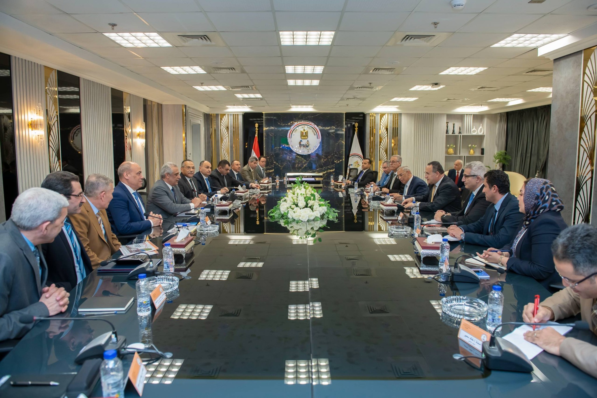 وزيرا “الإنتاج الحربي” و”التعليم العالي” يبحثان أوجه التعاون المشترك في مجالات البحث العلمي والتدريب وتأهيل الكوادر البشرية بحضور أمين المجلس الأعلى للجامعات