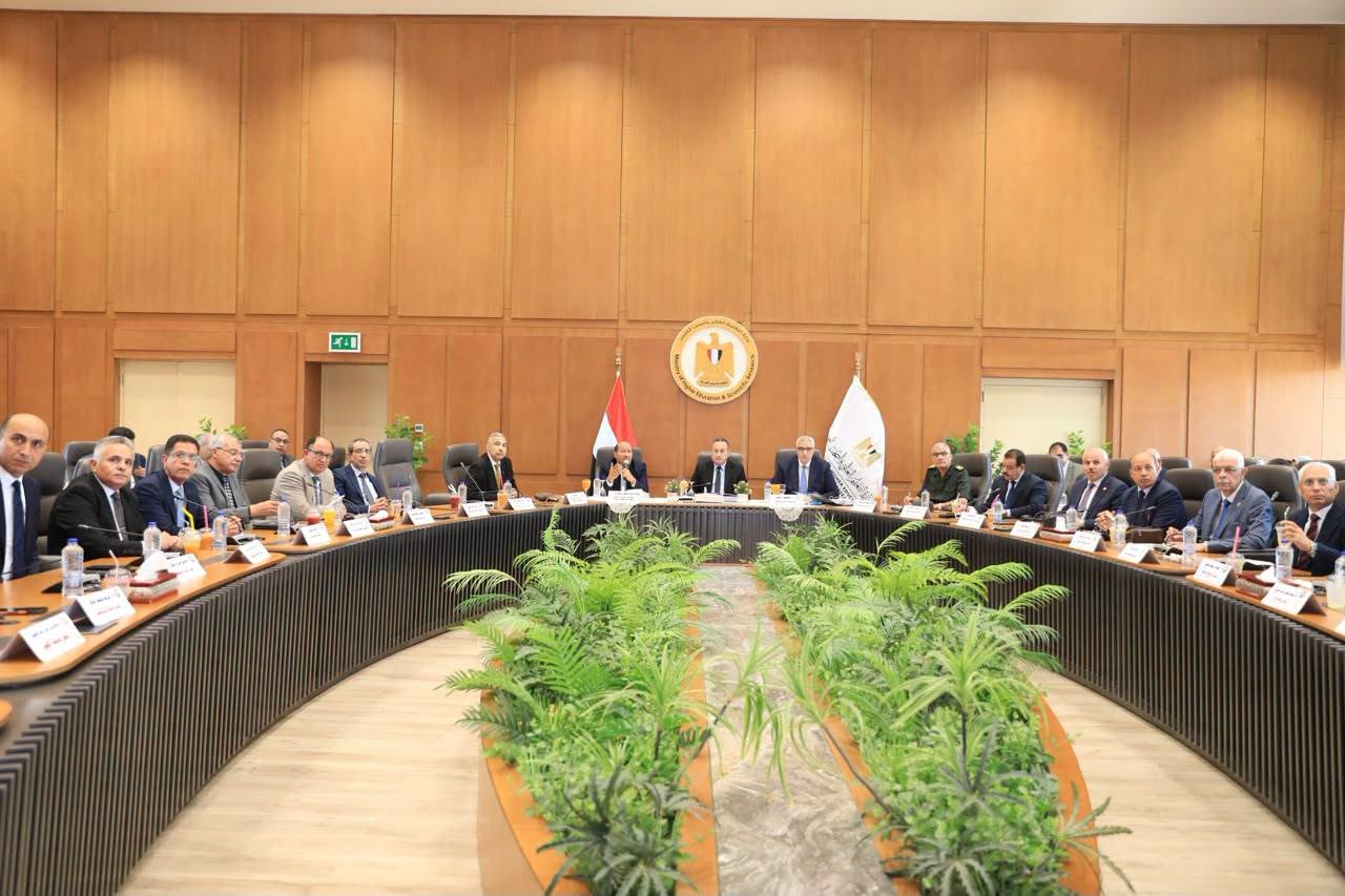 وزير التعليم العالي يترأس اجتماع المجلس الأعلى للجامعات بحضور أمين المجلس الأعلى للجامعات بمقر الوزارة بالعاصمة الجديدة