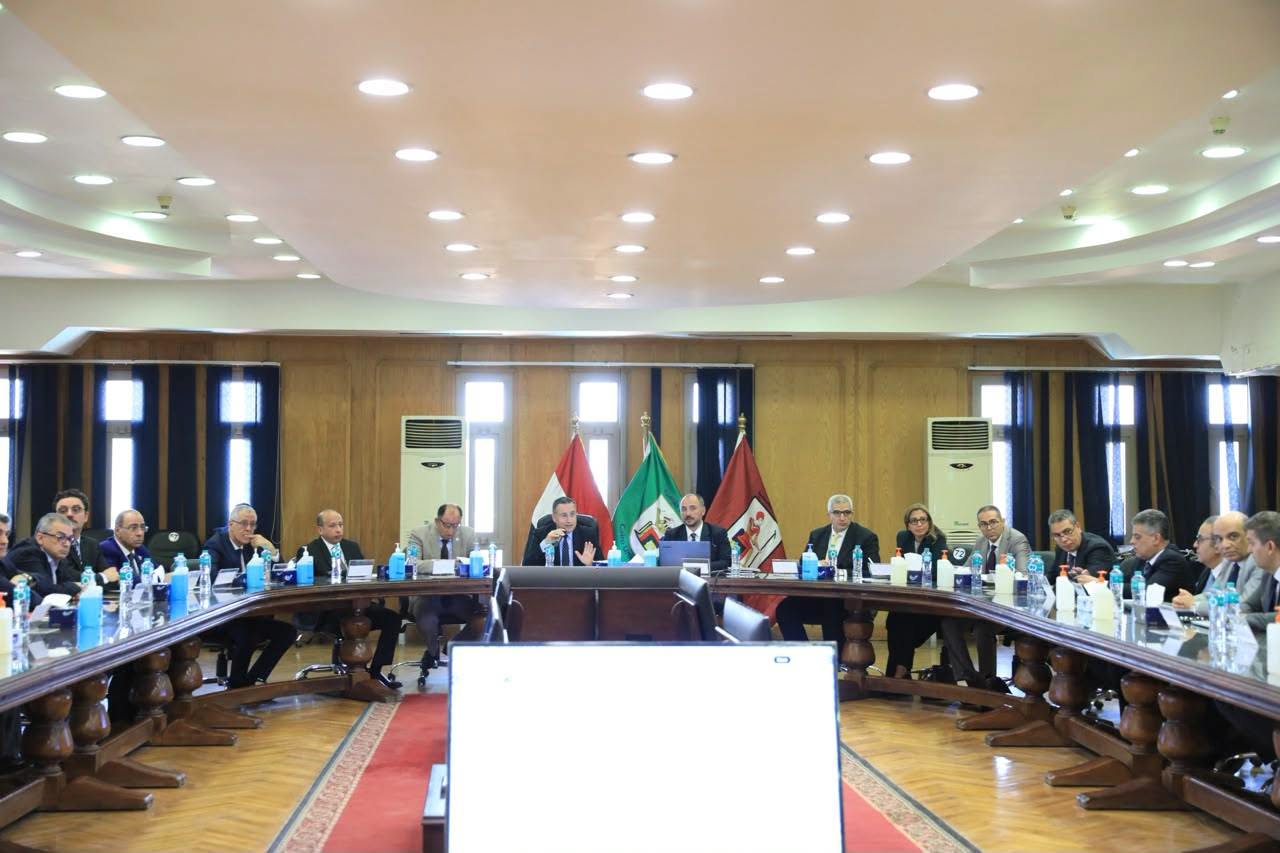 وزير التعليم العالي يترأس اجتماع المجلس الأعلى للمستشفيات الجامعية بحضور أمين المجلس الأعلى للجامعات