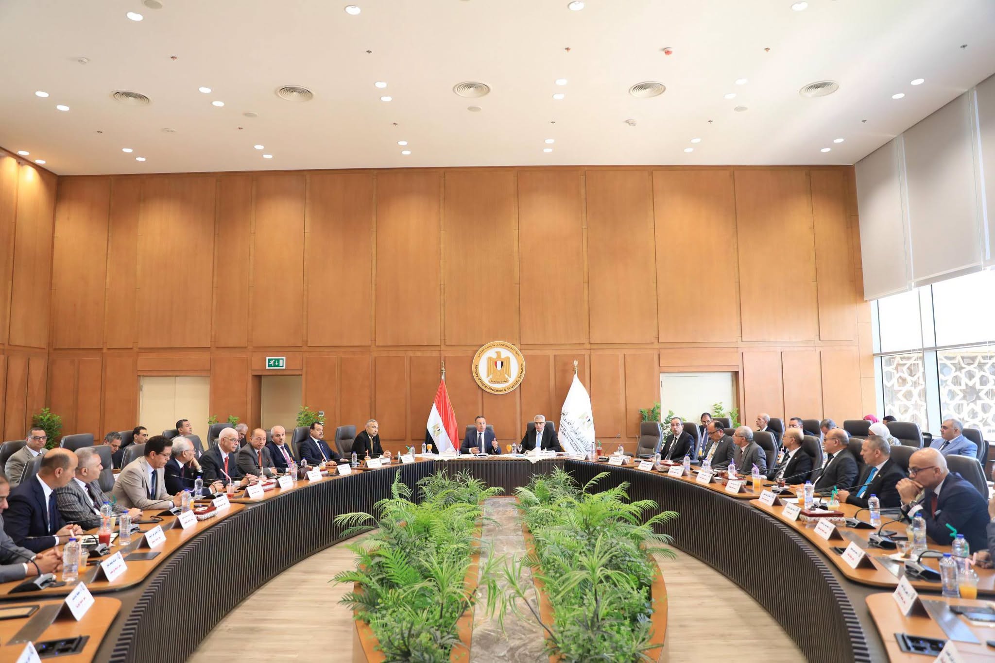 وزير التعليم العالي يترأس اجتماع المجلس الأعلى للجامعات بحضور أمين المجلس الأعلى للجامعات بمقر الوزارة بالعاصمة الجديدة