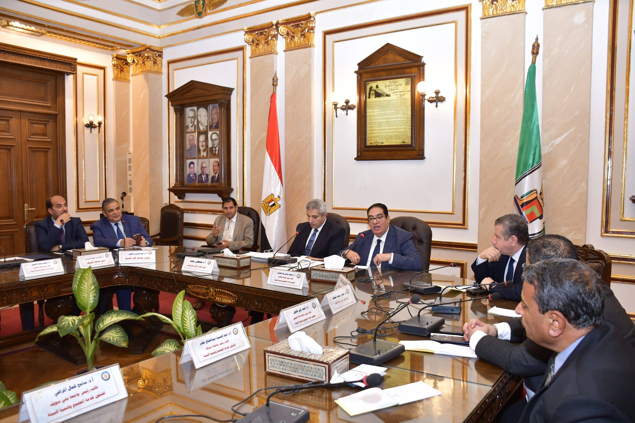 اجتماع المجلس الأعلى لشئون خدمة المجتمع وتنمية البيئة برحاب جامعة القاهرة بتاريخ 11-4-2023