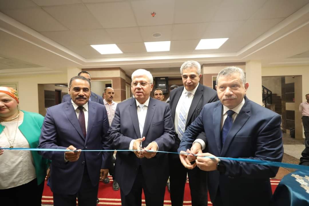 مشاركة أمين عام المجلس الأعلى للجامعات افتتاح وزير التعليم العالي والبحث العلمى عدة مشروعات تعليمية وإدارية بجامعة مطروح