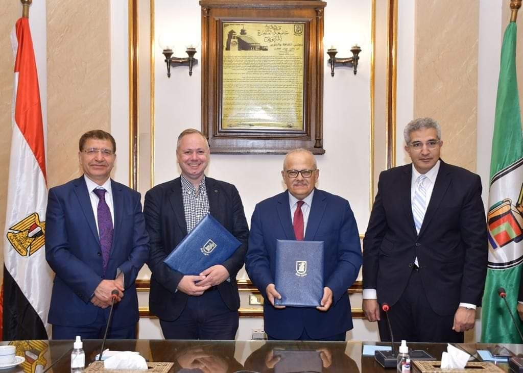شهد أمين عام المجلس الأعلى للجامعات توقيع بروتوكول تعاون للدرجات العلمية المزدوجة بين جامعة القاهرة وجامعة ايست لندن البريطانية