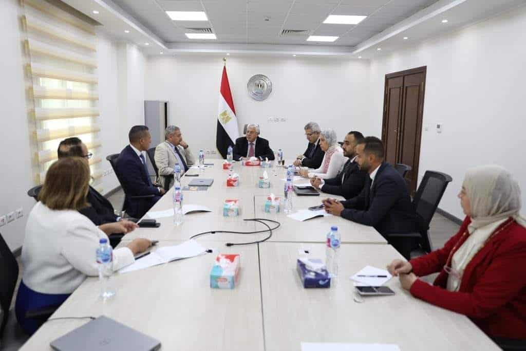 مشاركة السيد الأستاذ الدكتور مصطفى رفعت – أمين المجلس الأعلى للجامعات اجتماع وزير التعليم العالي والبحث العلمي مع وفدًا من مؤسسة السيفير لبحث سُبل التعاون المُشترك