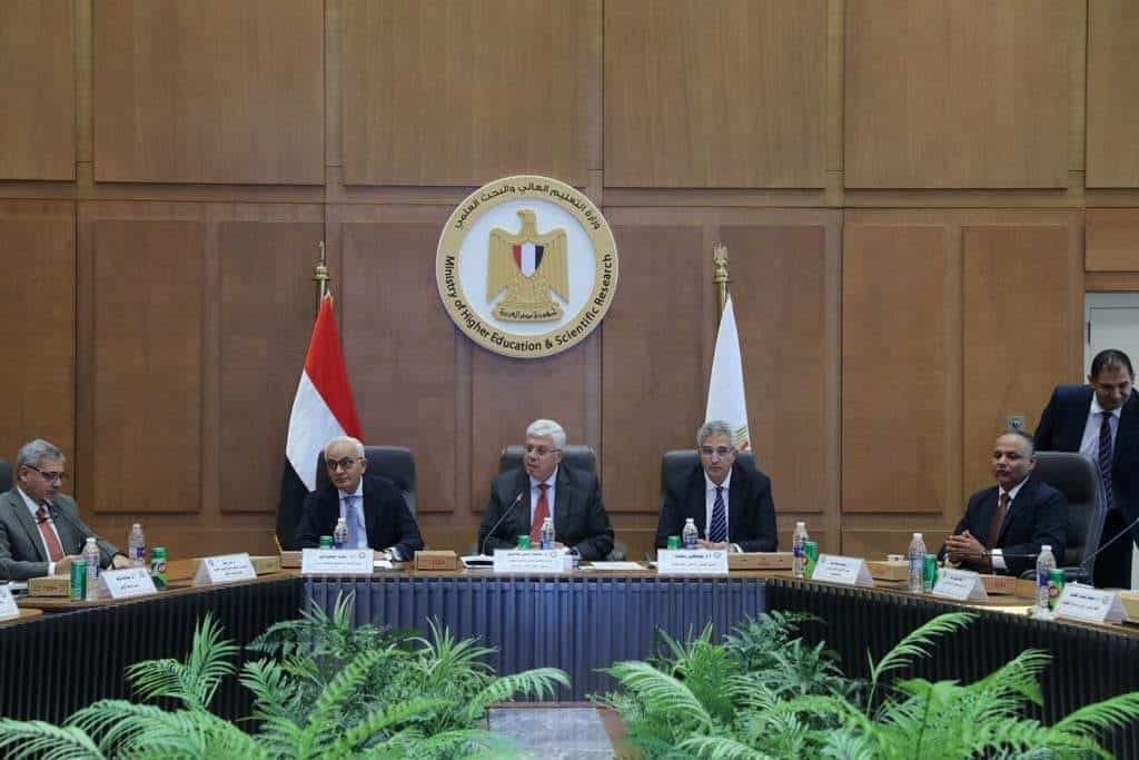 وزير التعليم العالي يرأس الاجتماع الدوري للمجلس الأعلى للجامعات بمقر الوزارة بالعاصمة الإدارية الجديدة بمشاركة أمين المجلس الأعلى للجامعات