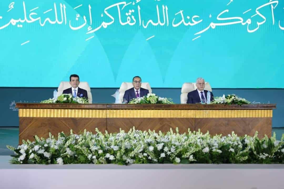 برعاية السيد رئيس الجمهورية وبحضور رئيس مجلس الوزراء وعلى هامش إطلاق “عام الإيسيسكو للشباب” وزير التعليم العالي يعلن إنشاء صندوق دعم الموهوبين و المبتكرين بالعالم الإسلامي؛ بمشاركة أمين المجلس الأعلى للجامعات