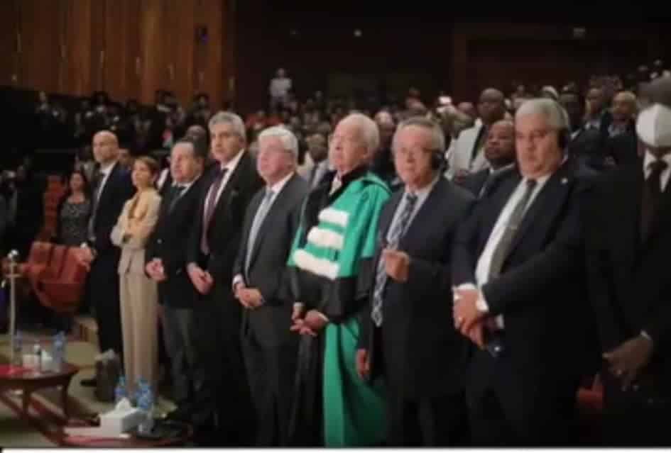 بمشاركة أمين عام المجلس الأعلى للجامعات وزير التعليم العالي والبحث العلمي يشهد حفل تخرج الدفعة 18 بجامعة سنجور