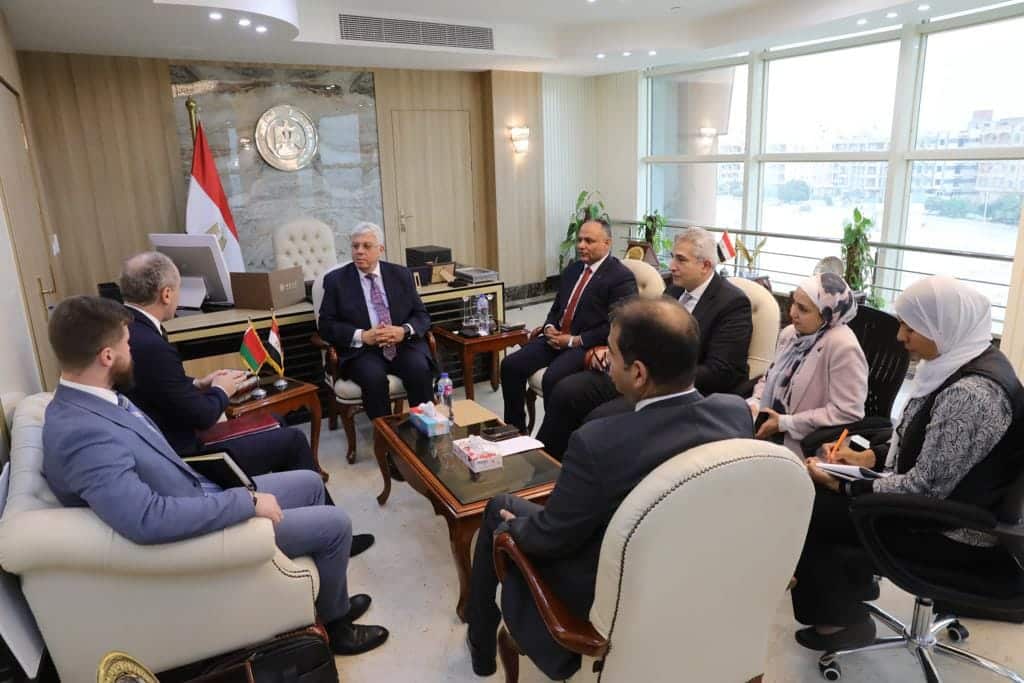 وزير التعليم العالي يستقبل سفير بيلاروسيا بالقاهرة لبحث سبل تعزيز التعاون التعليمي والعلمي بمشاركة أمين عام المجلس الأعلى للجامعات