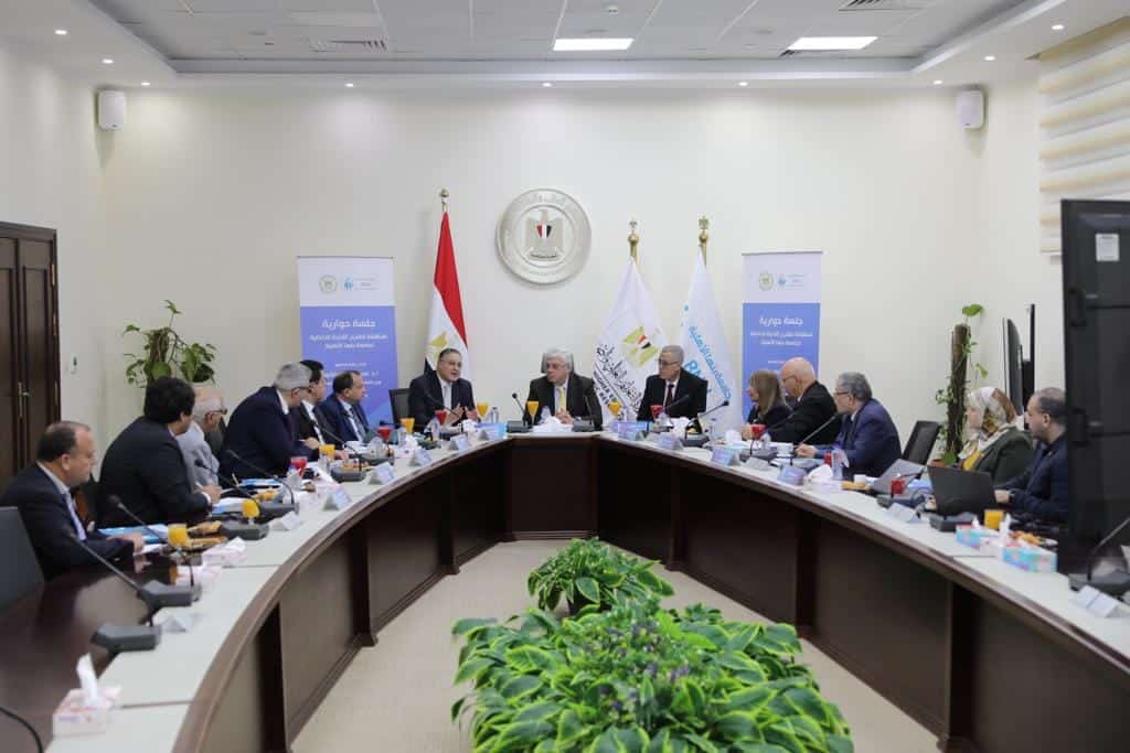 وزير التعليم العالي والبحث العلمي يترأس جلسة حوارية لمناقشة اللائحة الداخلية لجامعة بنها الأهلية بحضور امين عام المجلس الأعلى للجامعات .