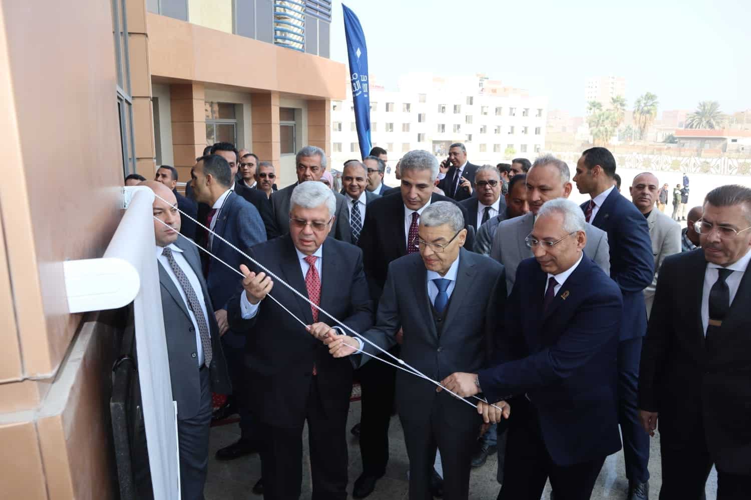 وزير التعليم العالي يفتتح عددًا من المشروعات الصحية والتعليمية بجامعة المنيا بمشاركة أمين عام المجلس الأعلى للجامعات