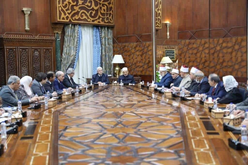 شيخ الأزهر يستقبل وزير التعليم العالي ويناقشان سبل تعزيز التعاون والتكامل بين التعليم العالي وجامعة الأزهر بحضور أمين عام المجلس الأعلى للجامعات