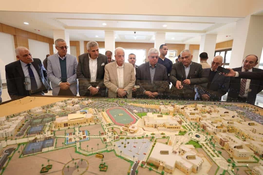 وزير التعليم العالي والبحث العلمي يتفقد عددًا من المنشآت التعليمية والخدمية الجديدة بجامعة الملك سلمان الدولية بحضور أمين عام المجلس الأعلى للجامعات