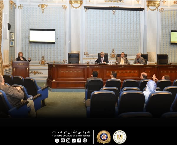 أمين عام المجلس الأعلى للجامعات يشارك فى جلسة حوارية للجنة التعليم والبحث العلمى والاتصالات وتكنولوجيا المعلومات بمجلس الشيوخ .