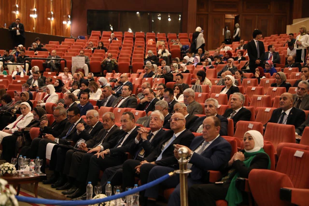 وزير التعليم العالي والقائم بعمل وزير الثقافة يشارك في الجلسة العلمية الأولى لمؤتمر «الهوية الوطنية.. جذور راسخة ورؤية متجددة» بمكتبة الإسكندرية بحضور أمين المجلس الأعلى للجامعات