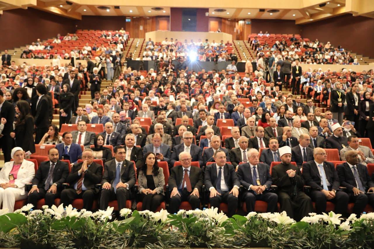 بحضور وزير التعليم العالي والبحث العلمي أمين المجلس الأعلى للجامعات يشهد افتتاح مؤتمر «الهوية الوطنية.. جذور راسخة ورؤية متجددة» بمكتبة الإسكندرية